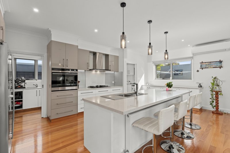 Photo - 16 Petkell Parade, Grovedale VIC 3216 - Image 3