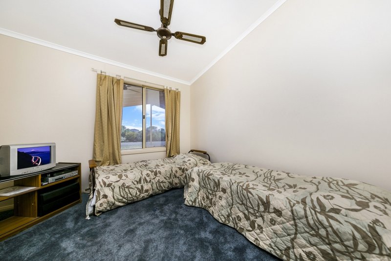 Photo - 16 Petrel Crescent, Thompson Beach SA 5501 - Image 11