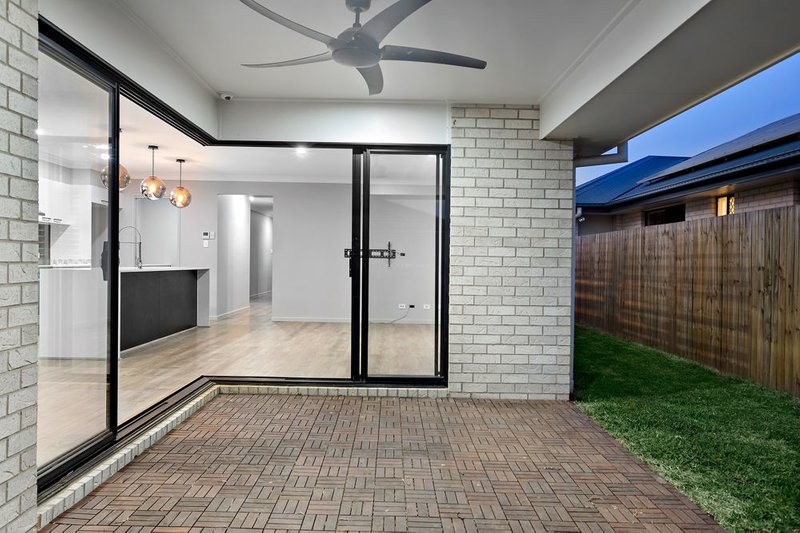 Photo - 16 Petrie Street, Caboolture South QLD 4510 - Image 15