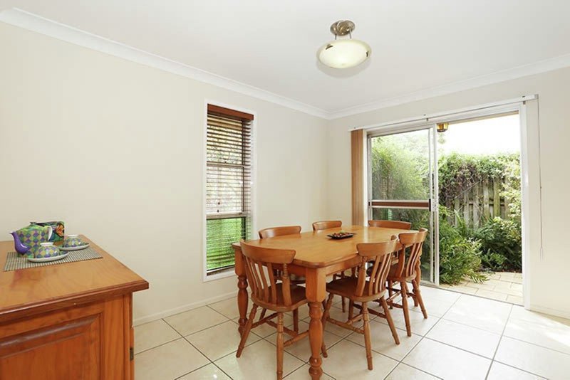 Photo - 16 Petrina Street, Eight Mile Plains QLD 4113 - Image 5