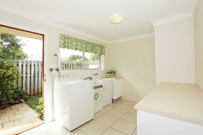 Photo - 16 Petrina Street, Eight Mile Plains QLD 4113 - Image 11