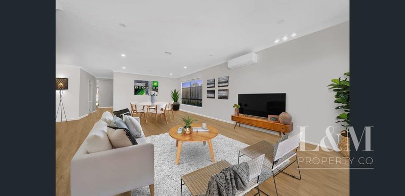 Photo - 16 Pickering Street, Mickleham VIC 3064 - Image 3