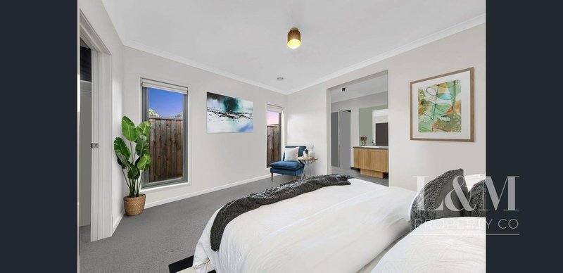 Photo - 16 Pickering Street, Mickleham VIC 3064 - Image 6