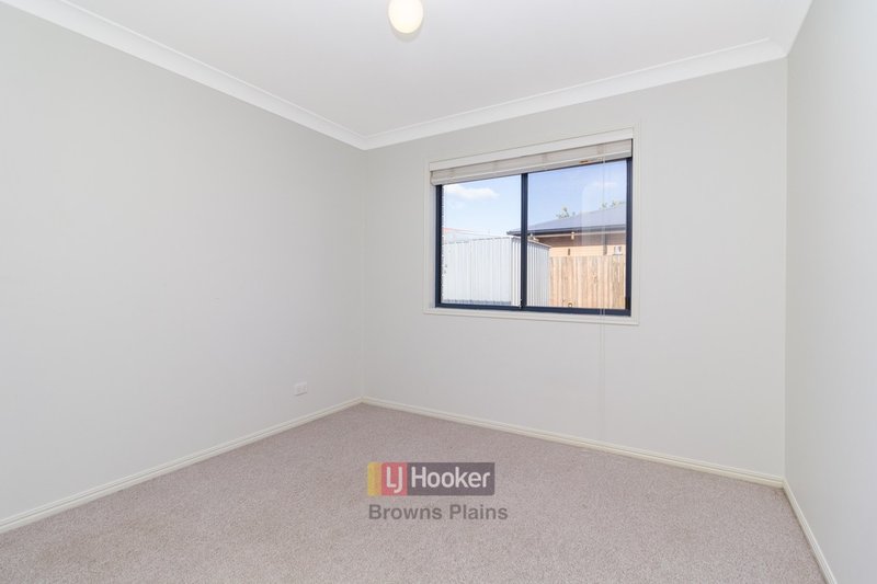 Photo - 16 Pidgeon Boulevard, Crestmead QLD 4132 - Image 9