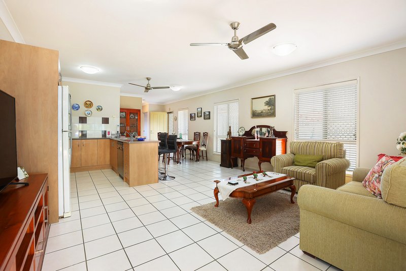 Photo - 1/6 Pilar Court, Molendinar QLD 4214 - Image 4