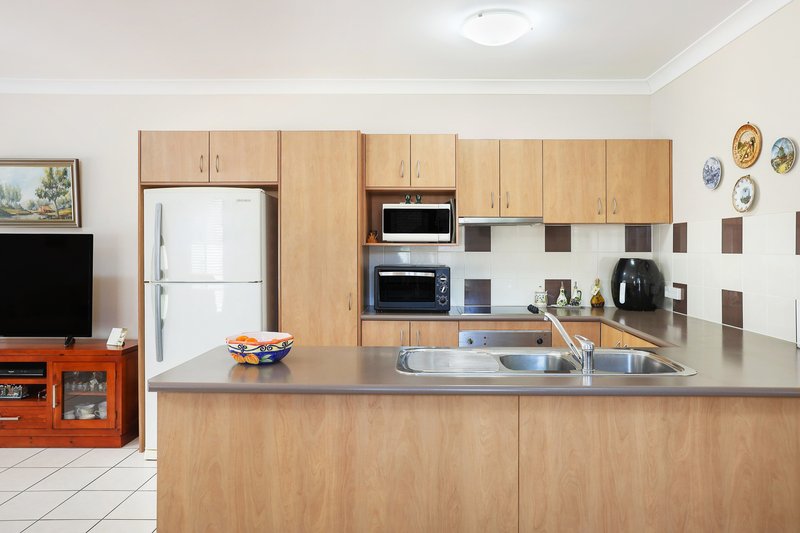 Photo - 1/6 Pilar Court, Molendinar QLD 4214 - Image 6