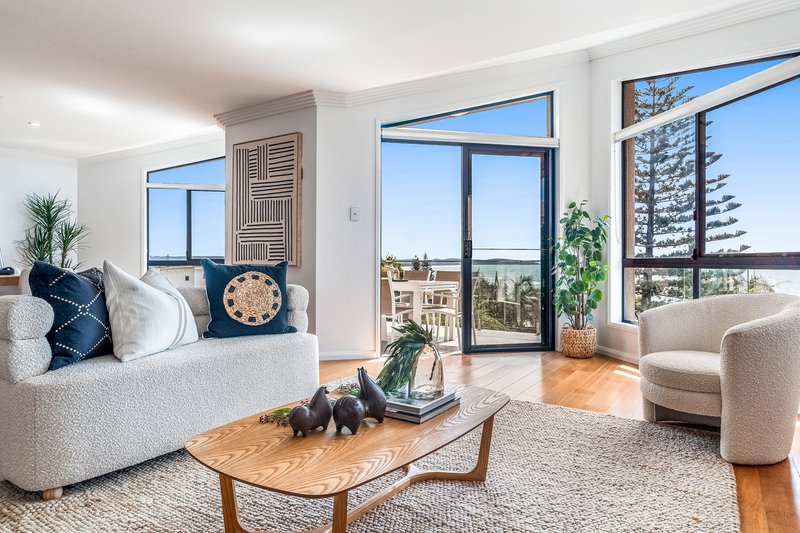 Photo - 1/6 Pinnacle Row, Lennox Head NSW 2478 - Image 1