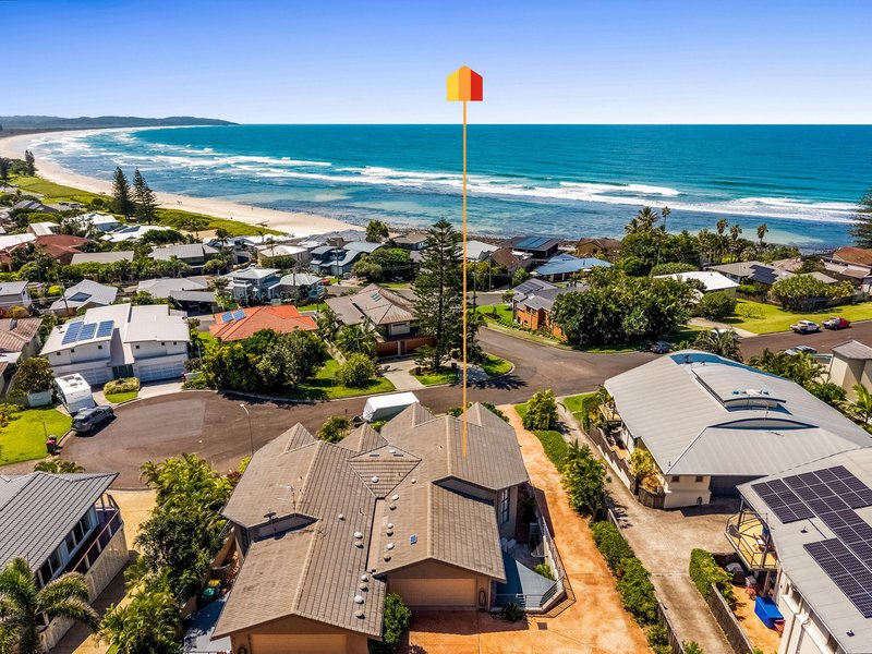 Photo - 1/6 Pinnacle Row, Lennox Head NSW 2478 - Image 2