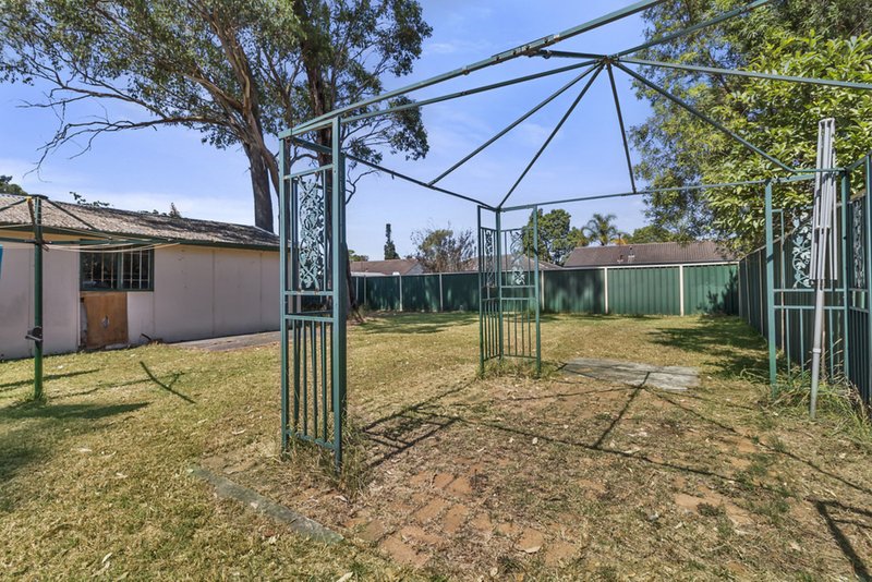 Photo - 16 Pinnacle Street, Sadleir NSW 2168 - Image 2