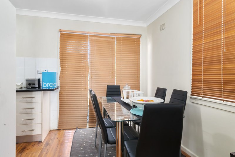 Photo - 16 Pinnacle Street, Sadleir NSW 2168 - Image 3