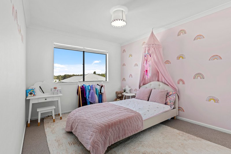 Photo - 16 Pinnibar Street, Bridgeman Downs QLD 4035 - Image 14