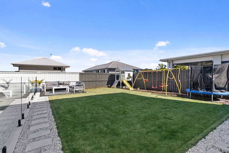 Photo - 16 Pinnibar Street, Bridgeman Downs QLD 4035 - Image 18