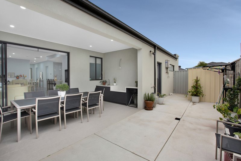 Photo - 16 Pinot Crescent, Wollert VIC 3750 - Image 25