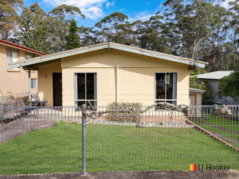 Photo - 16 Pleasurelea Drive, Sunshine Bay NSW 2536 - Image 16