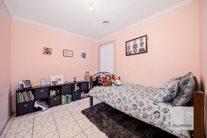 Photo - 16 Poa Court, Delahey VIC 3037 - Image 9