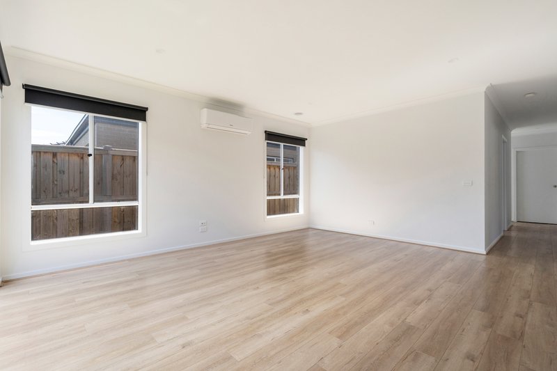 Photo - 16 Possum Drive, Beveridge VIC 3753 - Image 7