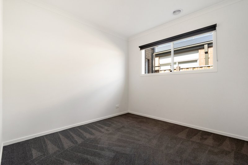 Photo - 16 Possum Drive, Beveridge VIC 3753 - Image 11