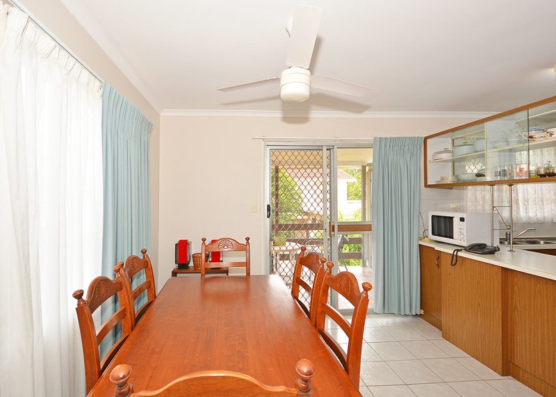 Photo - 16 Prince Street, Urangan QLD 4655 - Image 8