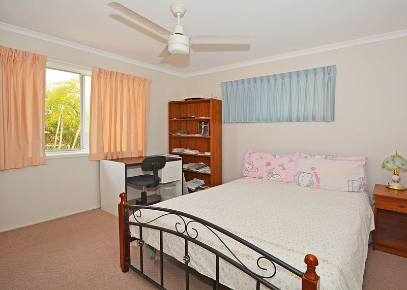 Photo - 16 Prince Street, Urangan QLD 4655 - Image 9