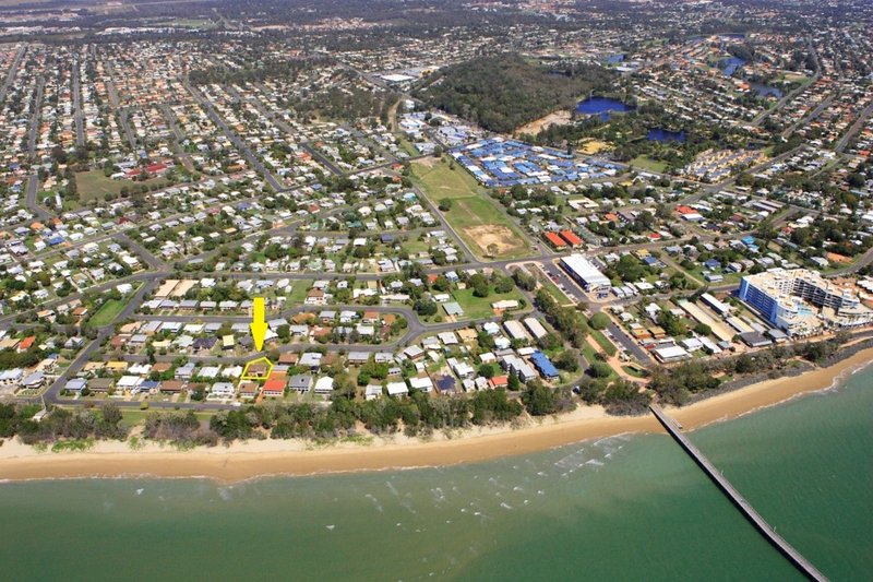 Photo - 16 Prince Street, Urangan QLD 4655 - Image 24