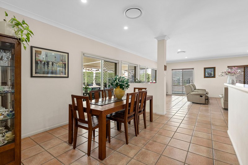 Photo - 16 Protea Place, Bridgeman Downs QLD 4035 - Image 5