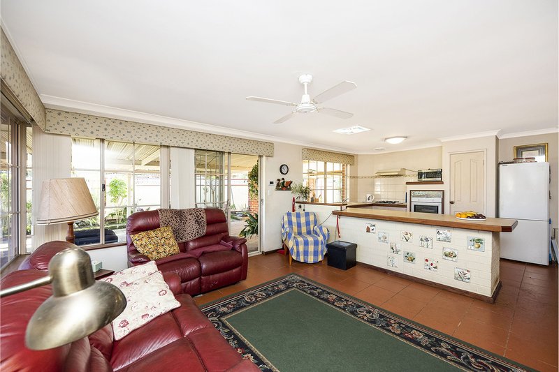 Photo - 16 Pumice Court, Forrestfield WA 6058 - Image 23