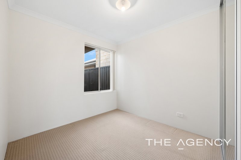 Photo - 16 Pumice Road, Treeby WA 6164 - Image 7