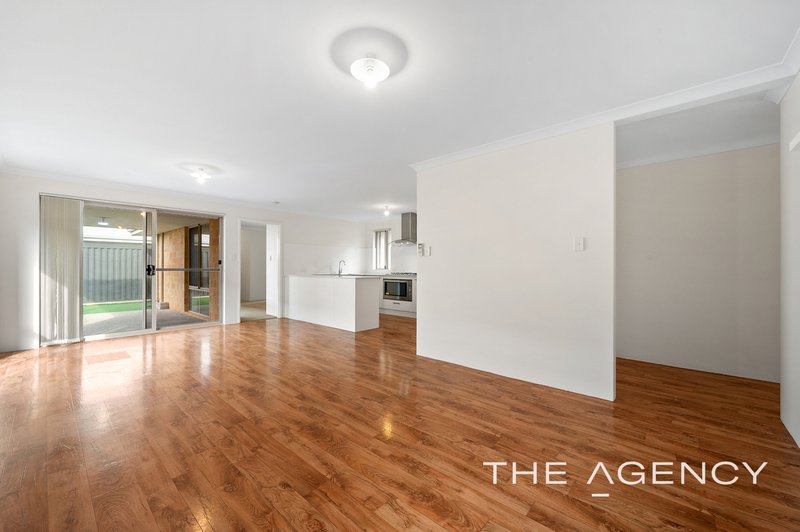 Photo - 16 Pumice Road, Treeby WA 6164 - Image 11