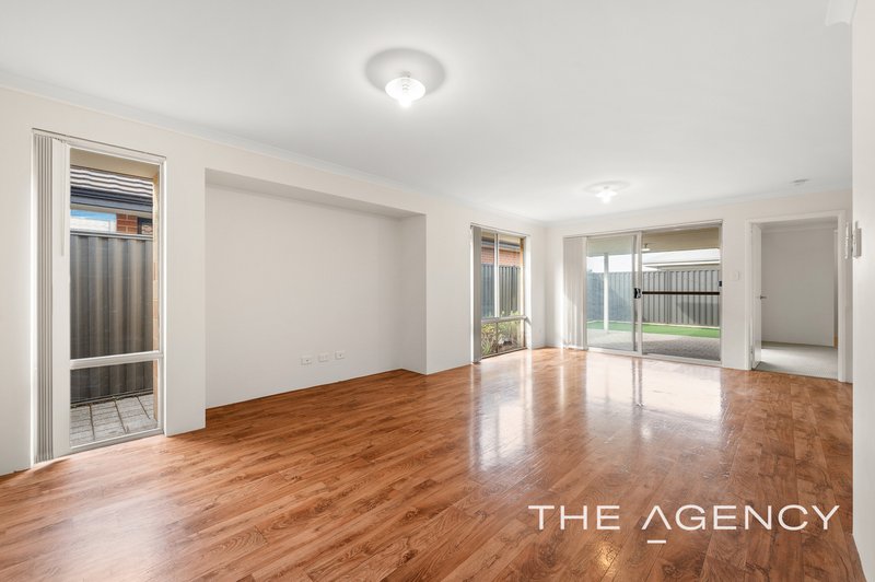 Photo - 16 Pumice Road, Treeby WA 6164 - Image 13