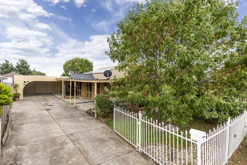 Photo - 16 Purchas Street, Werribee VIC 3030 - Image 2