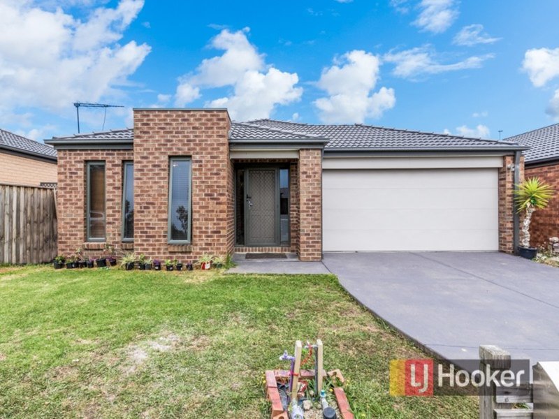 16 Pyrenees Road, Clyde VIC 3978