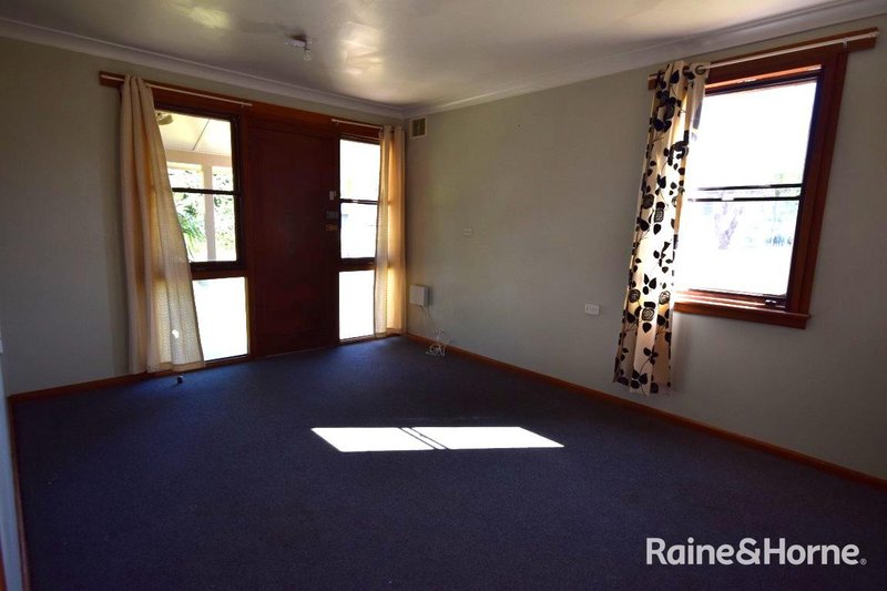 Photo - 16 Queenborough Street, Nowra NSW 2541 - Image 2