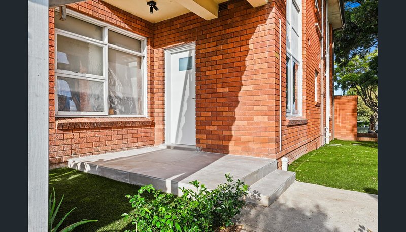 Photo - 1/6 Queens Avenue, Kogarah NSW 2217 - Image 2