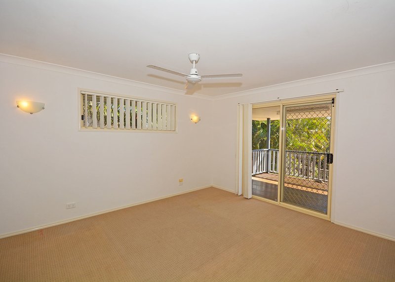 Photo - 16 Queensbury Grove, Urraween QLD 4655 - Image 10