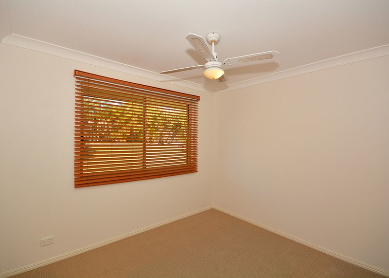 Photo - 16 Queensbury Grove, Urraween QLD 4655 - Image 11