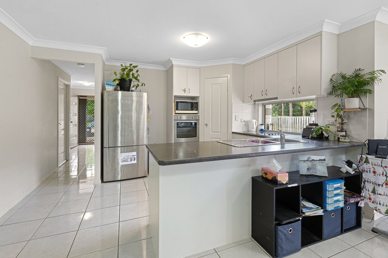 Photo - 16 Quinn Close, Augustine Heights QLD 4300 - Image 2