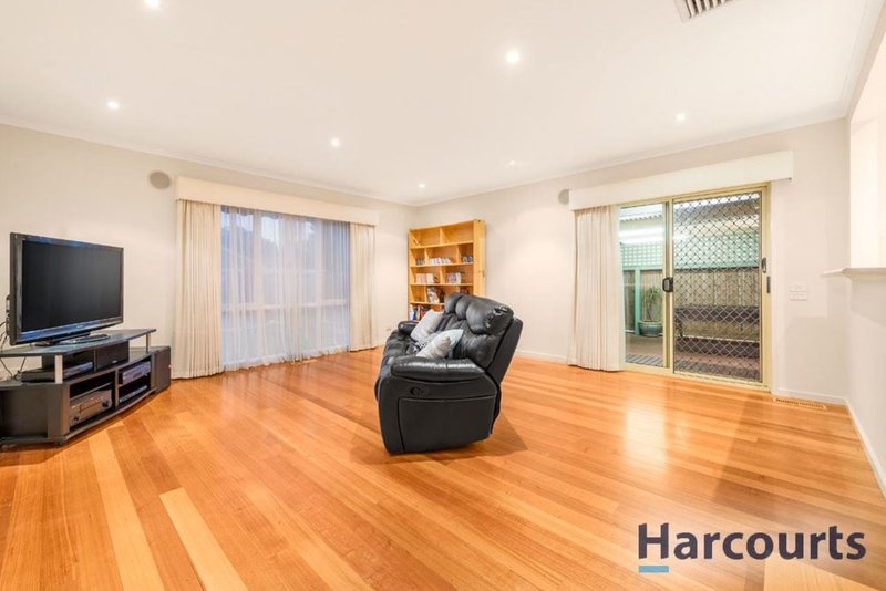 Photo - 16 Rachelle Drive, Wantirna VIC 3152 - Image 6