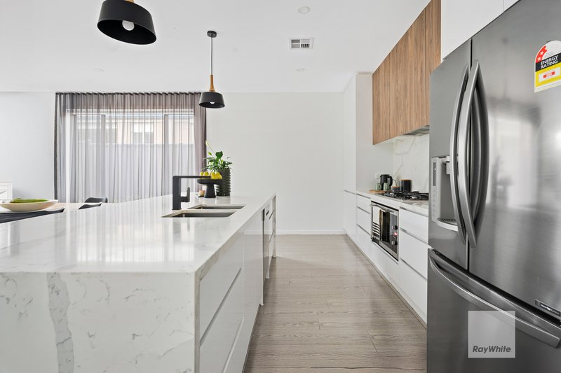 Photo - 16 Rappel Street, Greenvale VIC 3059 - Image 4