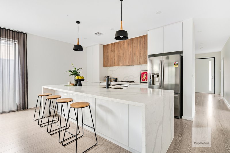 Photo - 16 Rappel Street, Greenvale VIC 3059 - Image 5