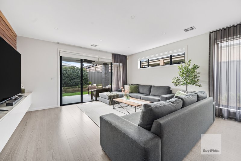 Photo - 16 Rappel Street, Greenvale VIC 3059 - Image 7