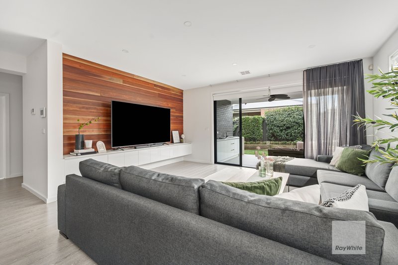 Photo - 16 Rappel Street, Greenvale VIC 3059 - Image 8