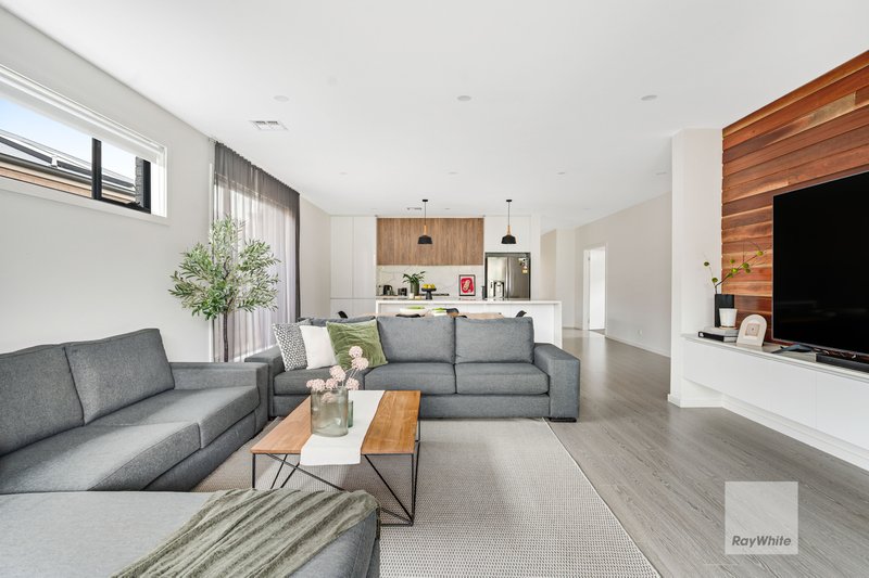 Photo - 16 Rappel Street, Greenvale VIC 3059 - Image 9