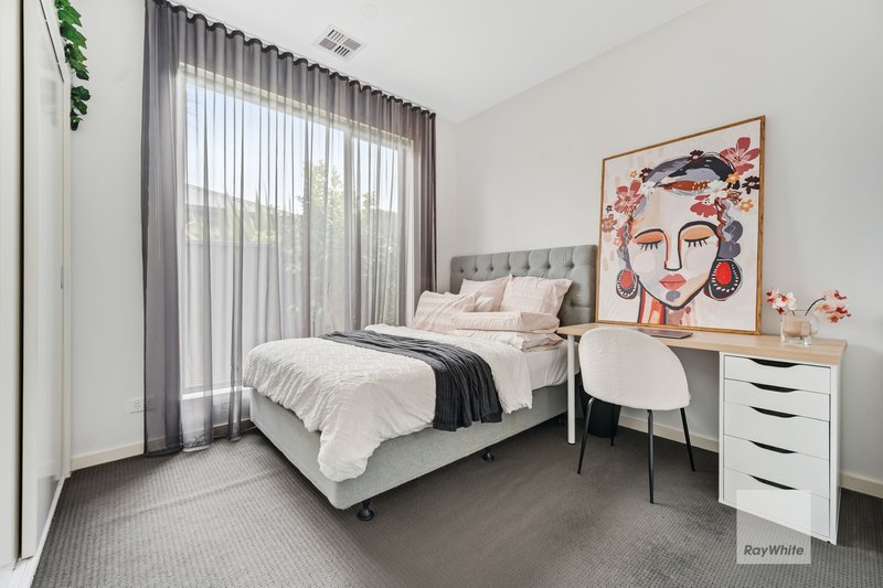 Photo - 16 Rappel Street, Greenvale VIC 3059 - Image 13