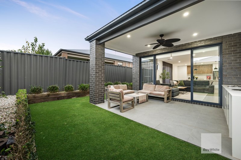 Photo - 16 Rappel Street, Greenvale VIC 3059 - Image 20