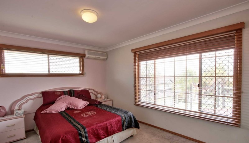 Photo - 16 Reagan Place, Stretton QLD 4116 - Image 10