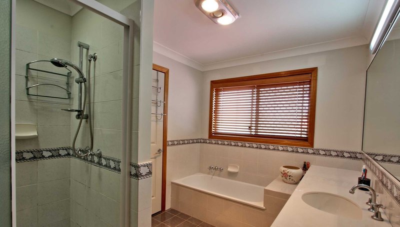 Photo - 16 Reagan Place, Stretton QLD 4116 - Image 12