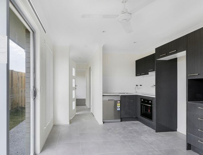 Photo - 16 Reaside Road, Walloon QLD 4306 - Image 11