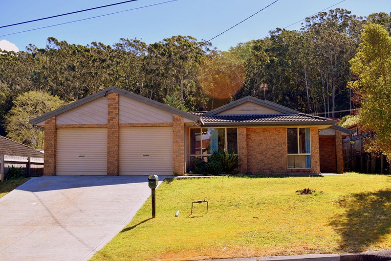 Photo - 16 Red Cedar Close, Ourimbah NSW 2258 - Image 2