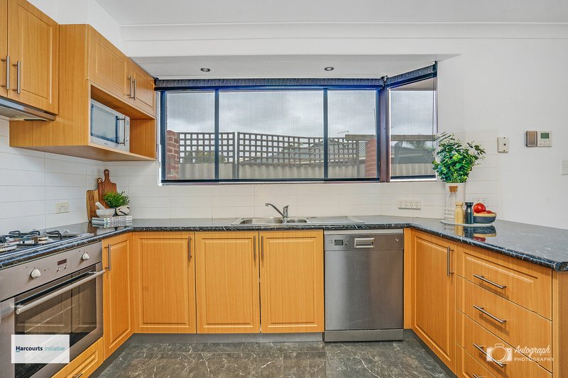 Photo - 16 Regnans Close, Mirrabooka WA 6061 - Image 3