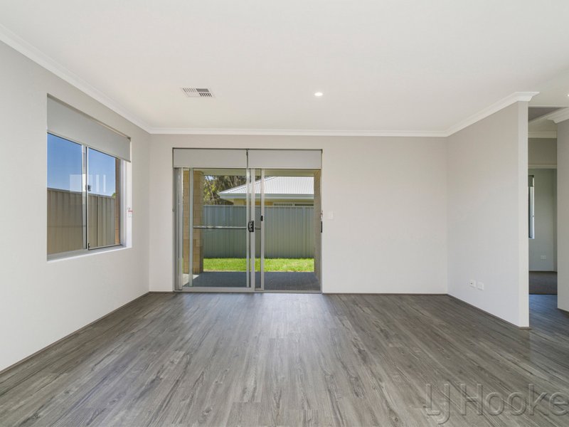 Photo - 16 Relaxation Loop, Yanchep WA 6035 - Image 15